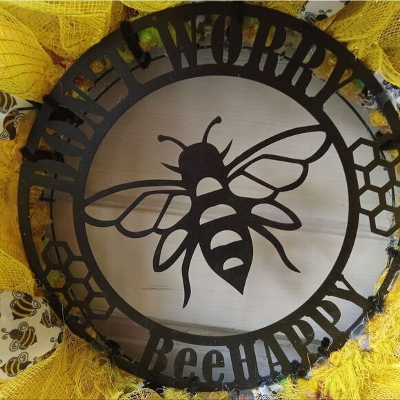 26" Craft Mesh WREATH with custom precision cut 16 gauge Metal BEE Decor center. - Picture 2 of 10